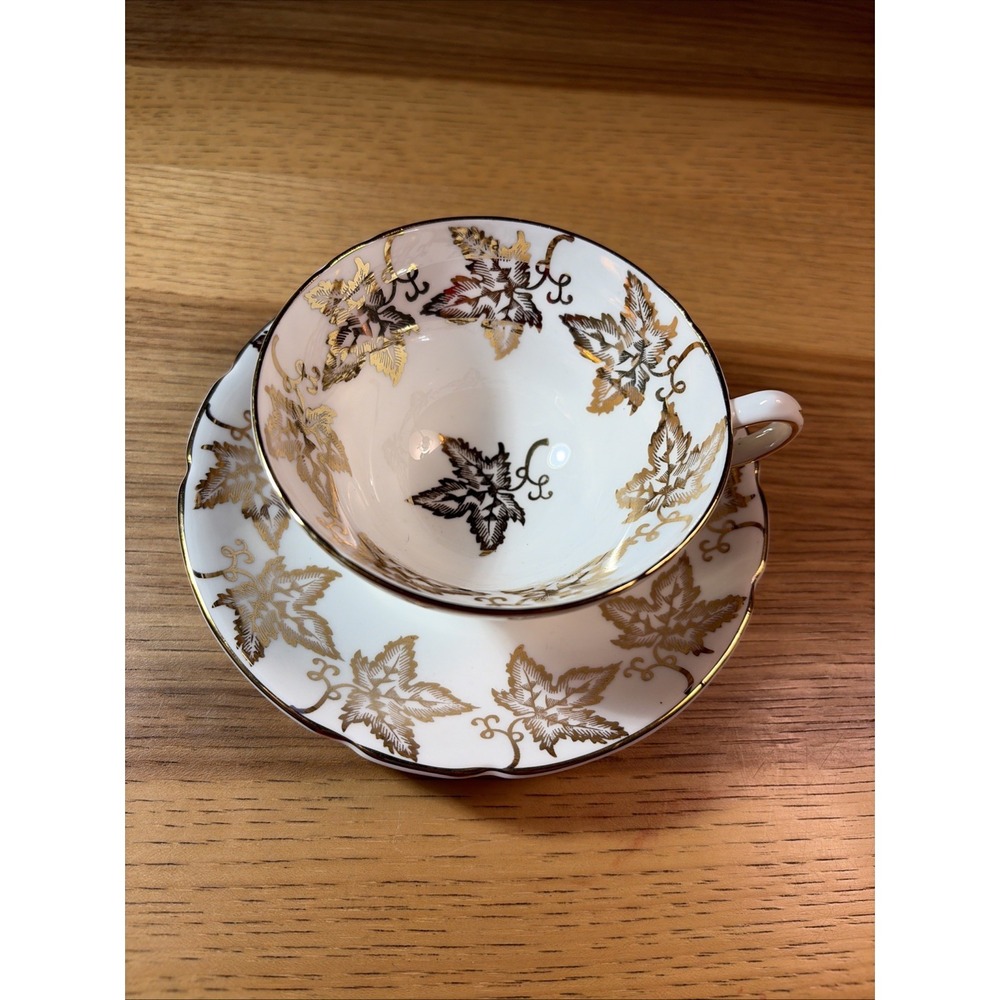 VTG Stanley Gold Maple Leaf Tea Cup & Saucer Fine Bone China - England 358/11 - Picture 3 of 7